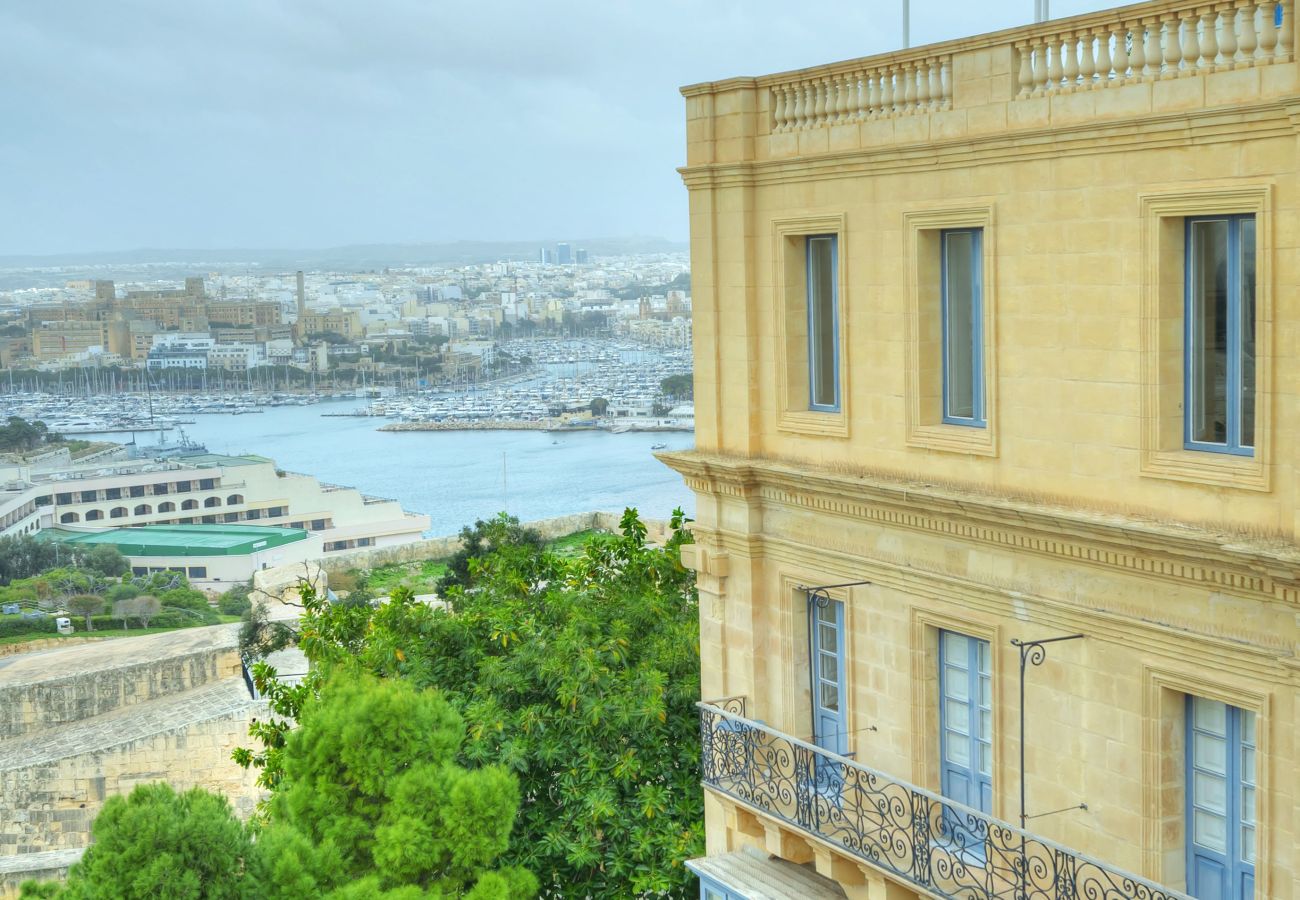 Apartamento en Valletta - Charming  3 storey apartment in Valletta centre NGRI1-1