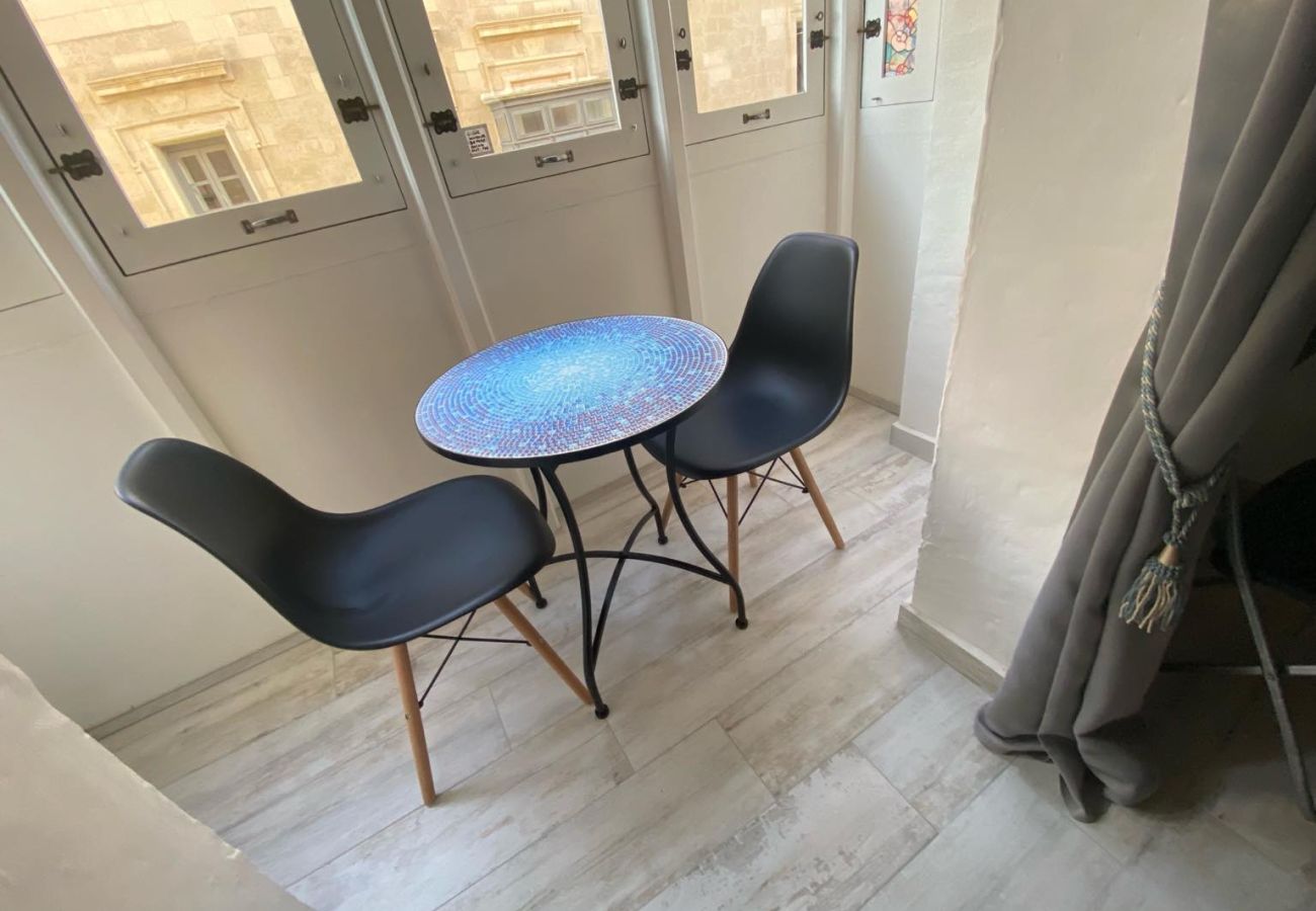 Apartamento en Valletta - Charming  3 storey apartment in Valletta centre NGRI1-1