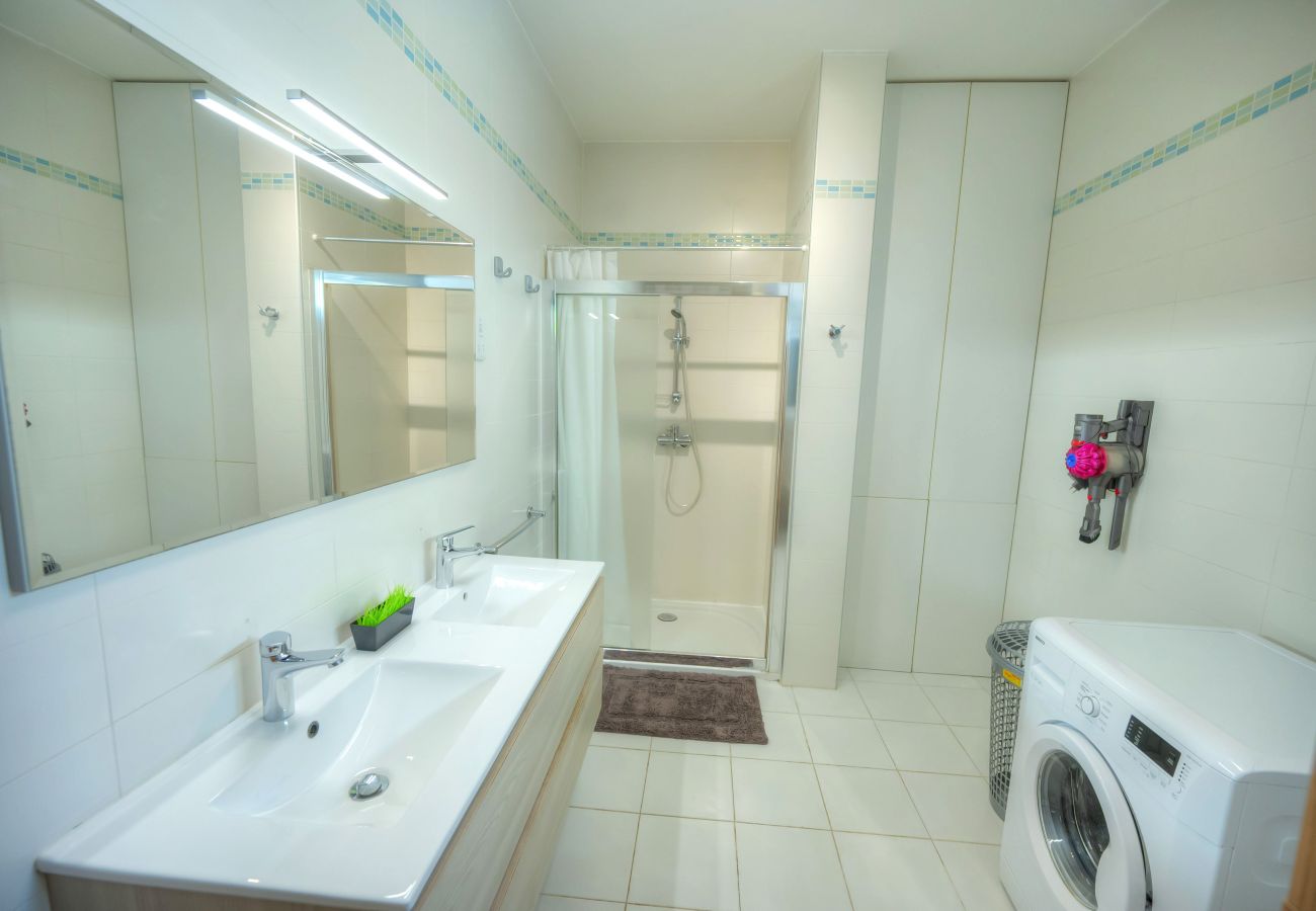 Apartamento en Sliema - Seaview terrace, 2bedrooms, communal pool COGO1-1