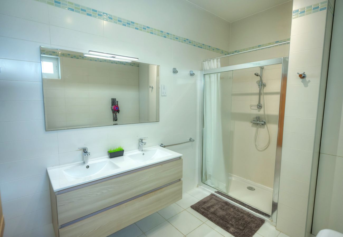 Apartamento en Sliema - Seaview terrace, 2bedrooms, communal pool COGO1-1