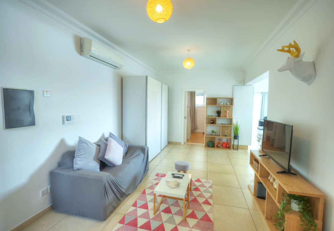 Apartamento en Sliema - Seaview terrace, 2bedrooms, communal pool COGO1-1