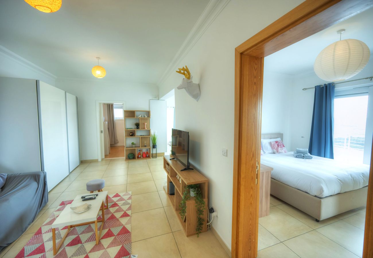 Apartamento en Sliema - Seaview terrace, 2bedrooms, communal pool COGO1-1
