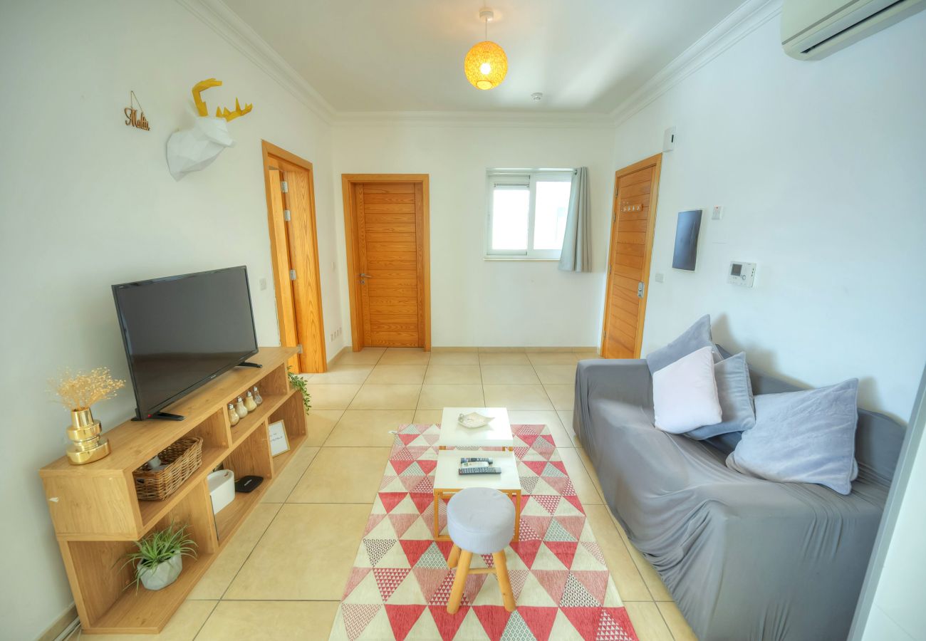 Apartamento en Sliema - Seaview terrace, 2bedrooms, communal pool COGO1-1