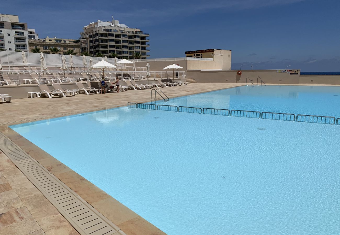 Apartamento en Sliema - Seaview terrace, 2bedrooms, communal pool COGO1-1