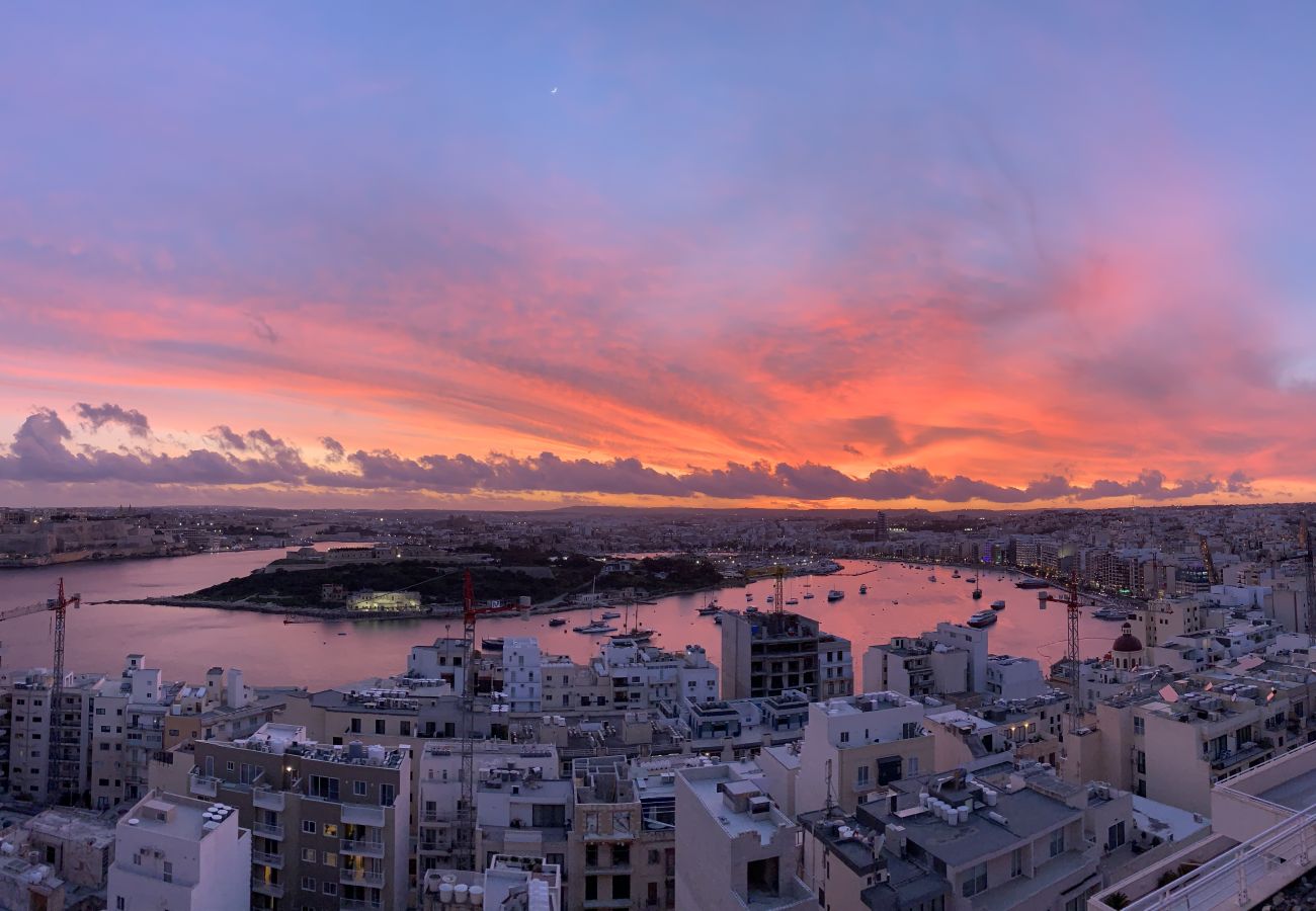 Apartamento en Sliema - Seaview terrace, 2bedrooms, communal pool COGO1-1