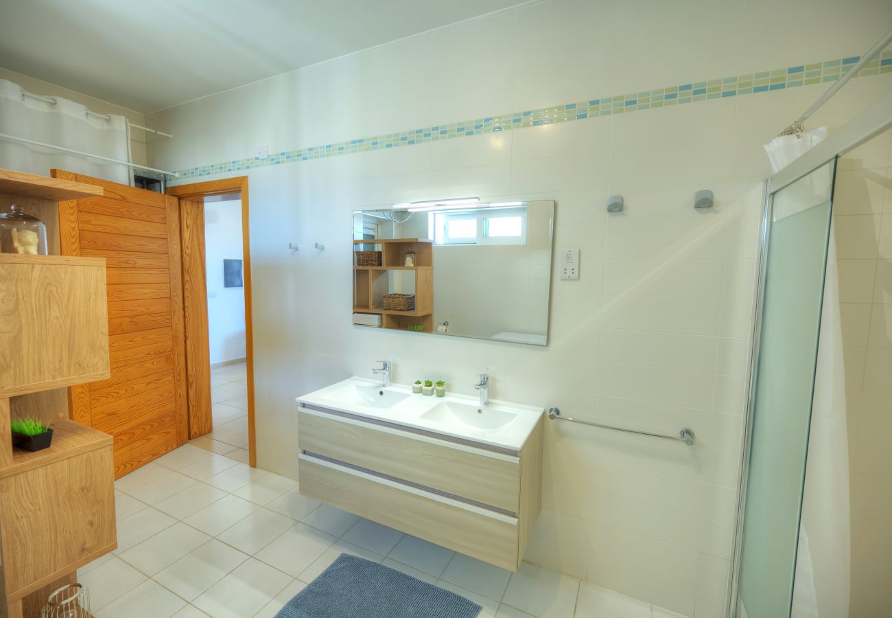 Apartamento en Sliema - Seaview terrace, 2bedrooms, communal pool COGO1-1