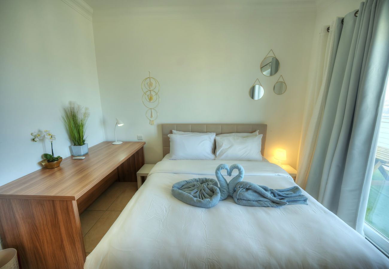 Apartamento en Sliema - Seaview terrace, 2bedrooms, communal pool COGO1-1
