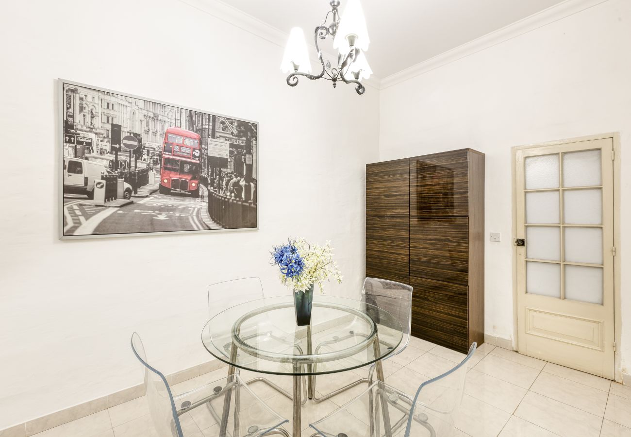Casa adosada en Floriana - Enormous luxury 3-storey townhouse, rooftop EGAS1-1
