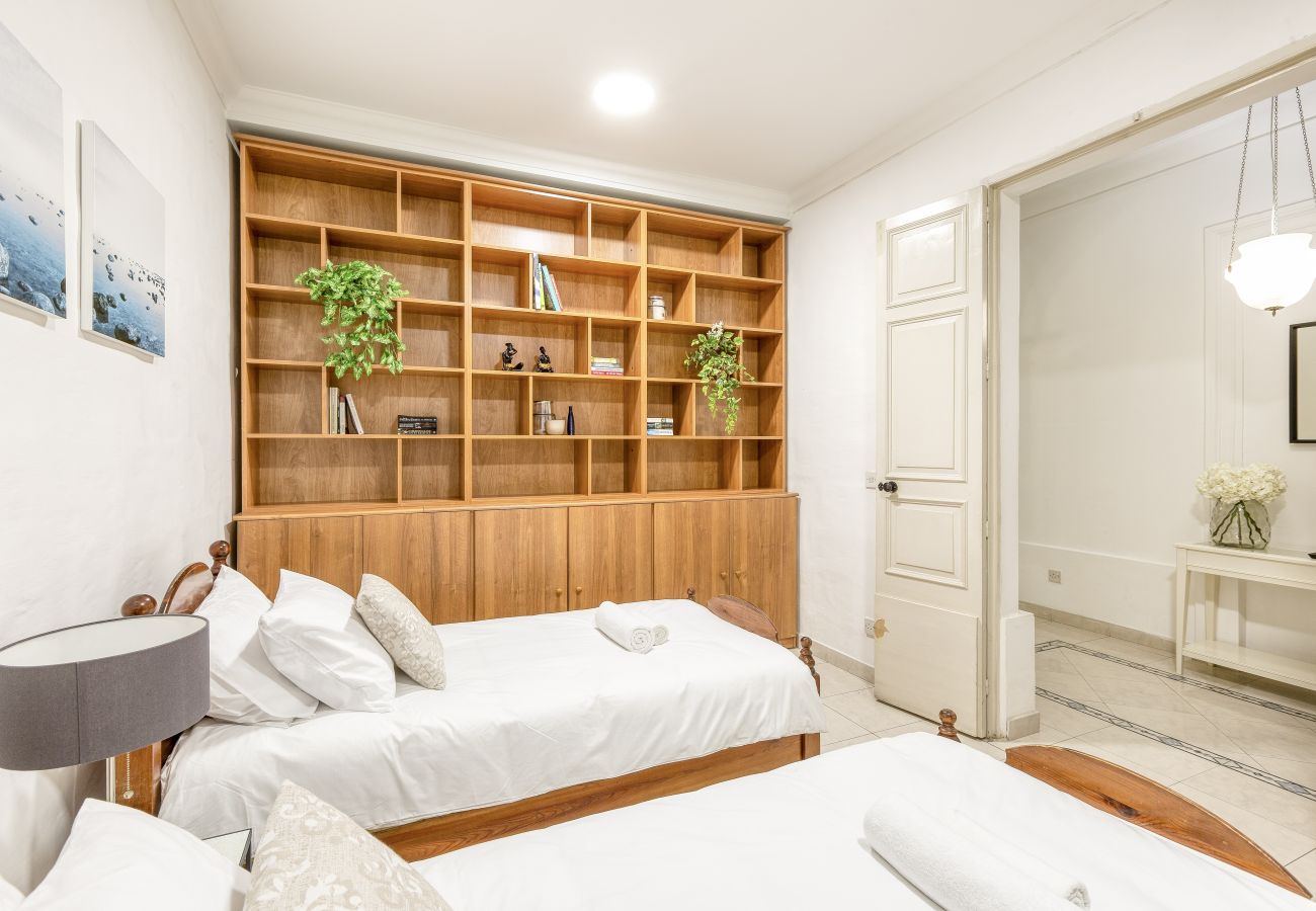 Casa adosada en Floriana - Enormous luxury 3-storey townhouse, rooftop EGAS1-1
