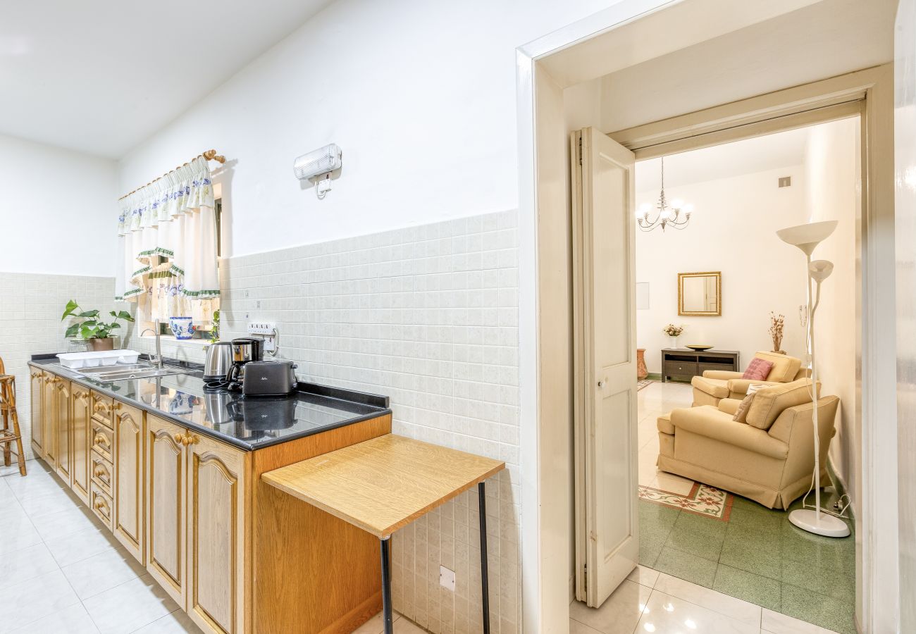 Casa adosada en Floriana - Enormous luxury 3-storey townhouse, rooftop EGAS1-1