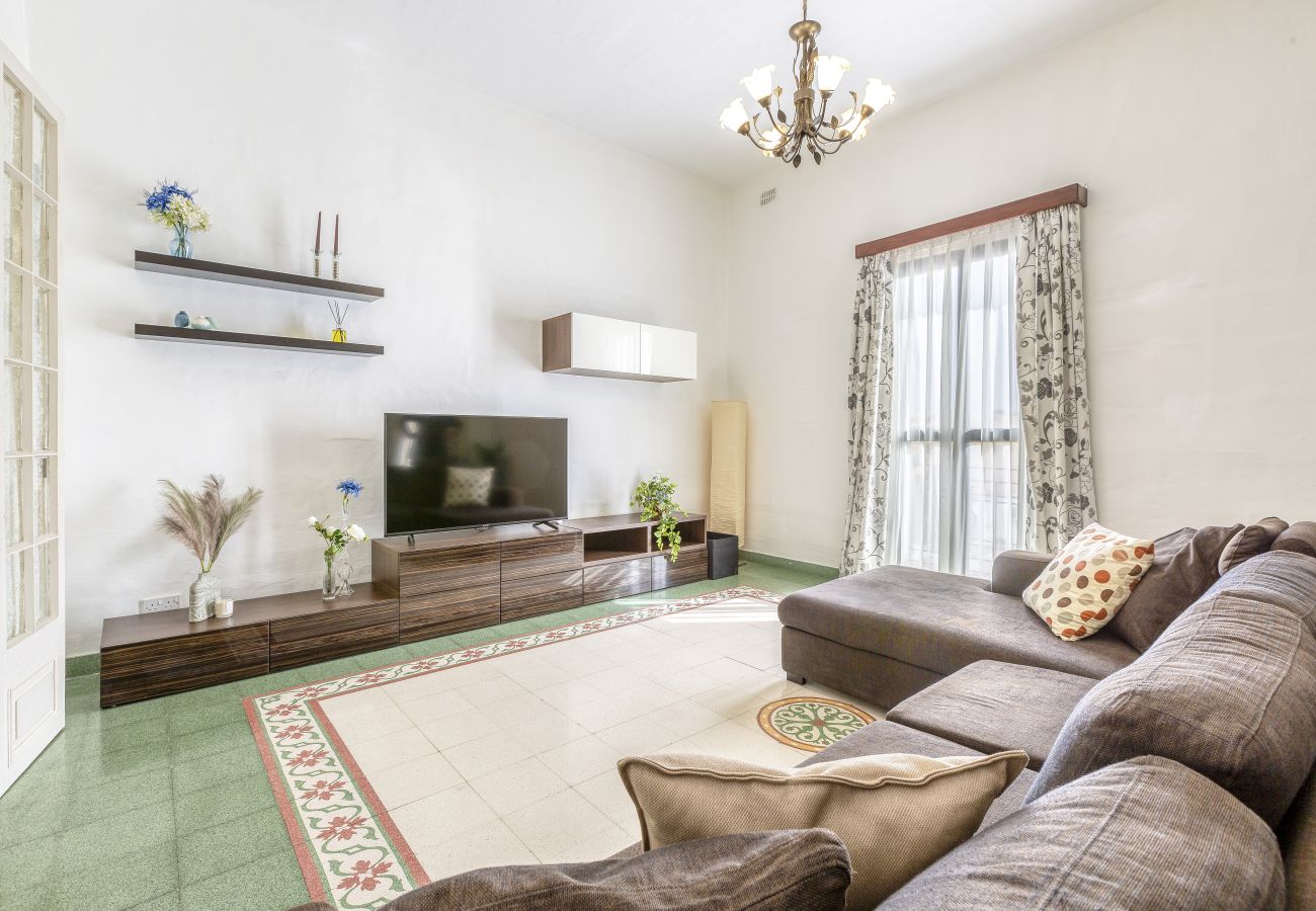 Casa adosada en Floriana - Enormous luxury 3-storey townhouse, rooftop EGAS1-1