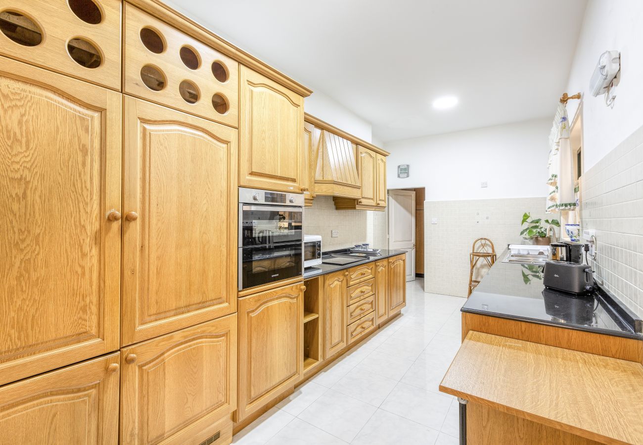 Casa adosada en Floriana - Enormous luxury 3-storey townhouse, rooftop EGAS1-1