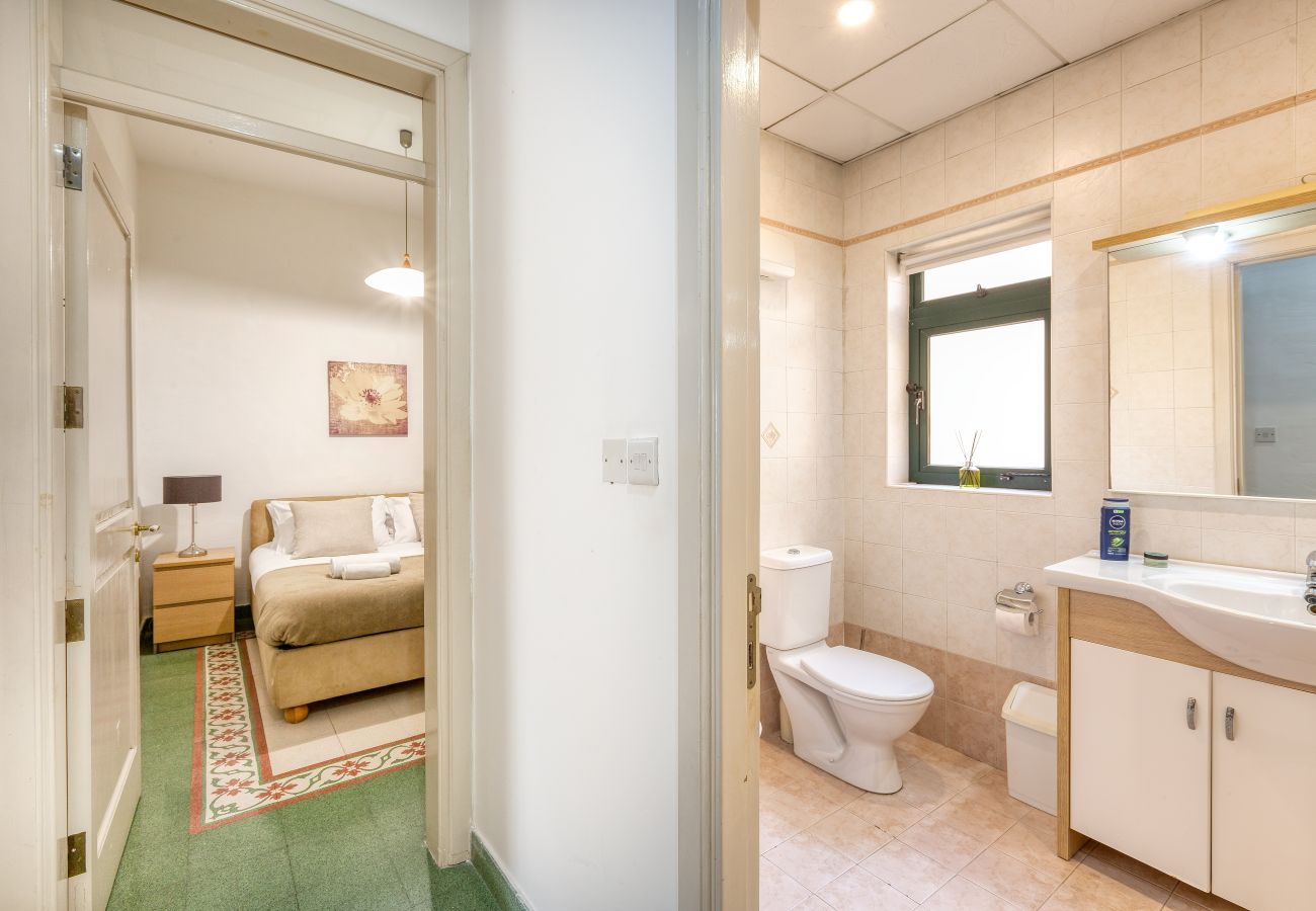 Casa adosada en Floriana - Enormous luxury 3-storey townhouse, rooftop EGAS1-1