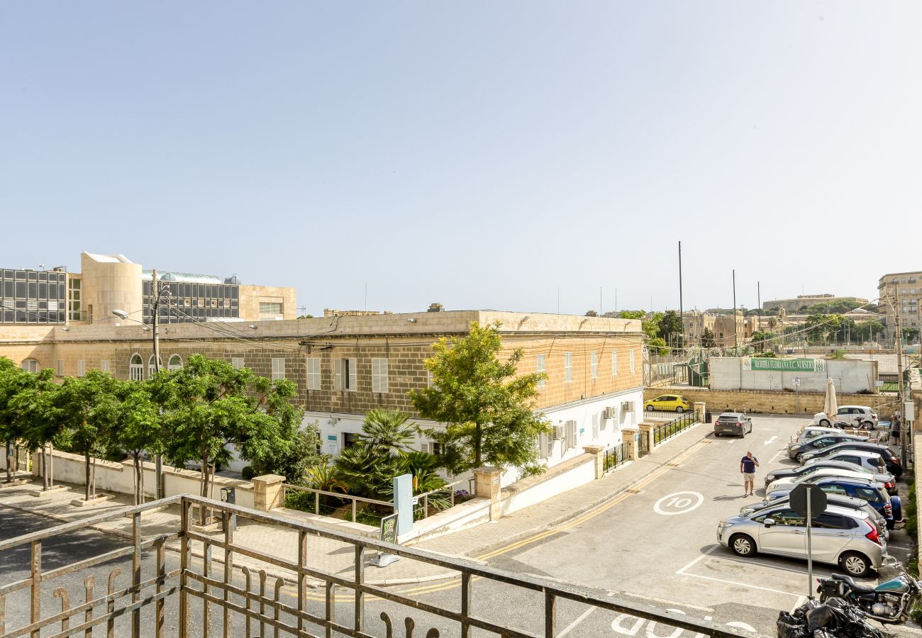 Casa adosada en Floriana - Enormous luxury 3-storey townhouse, rooftop EGAS1-1