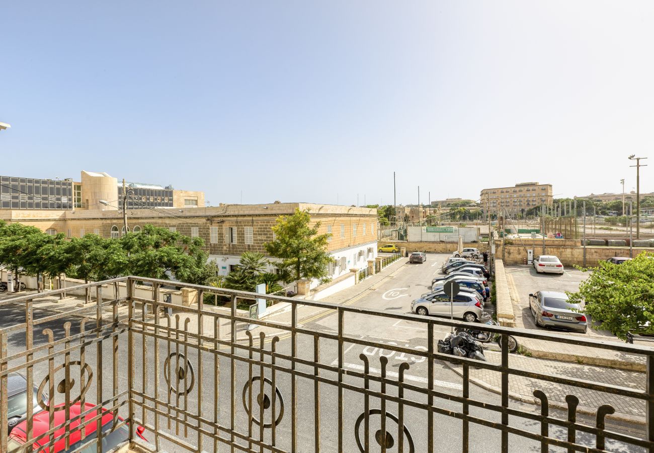 Casa adosada en Floriana - Enormous luxury 3-storey townhouse, rooftop EGAS1-1