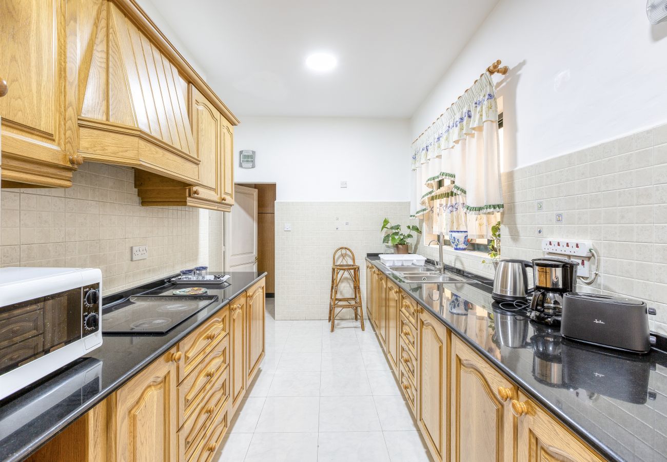 Casa adosada en Floriana - Enormous luxury 3-storey townhouse, rooftop EGAS1-1