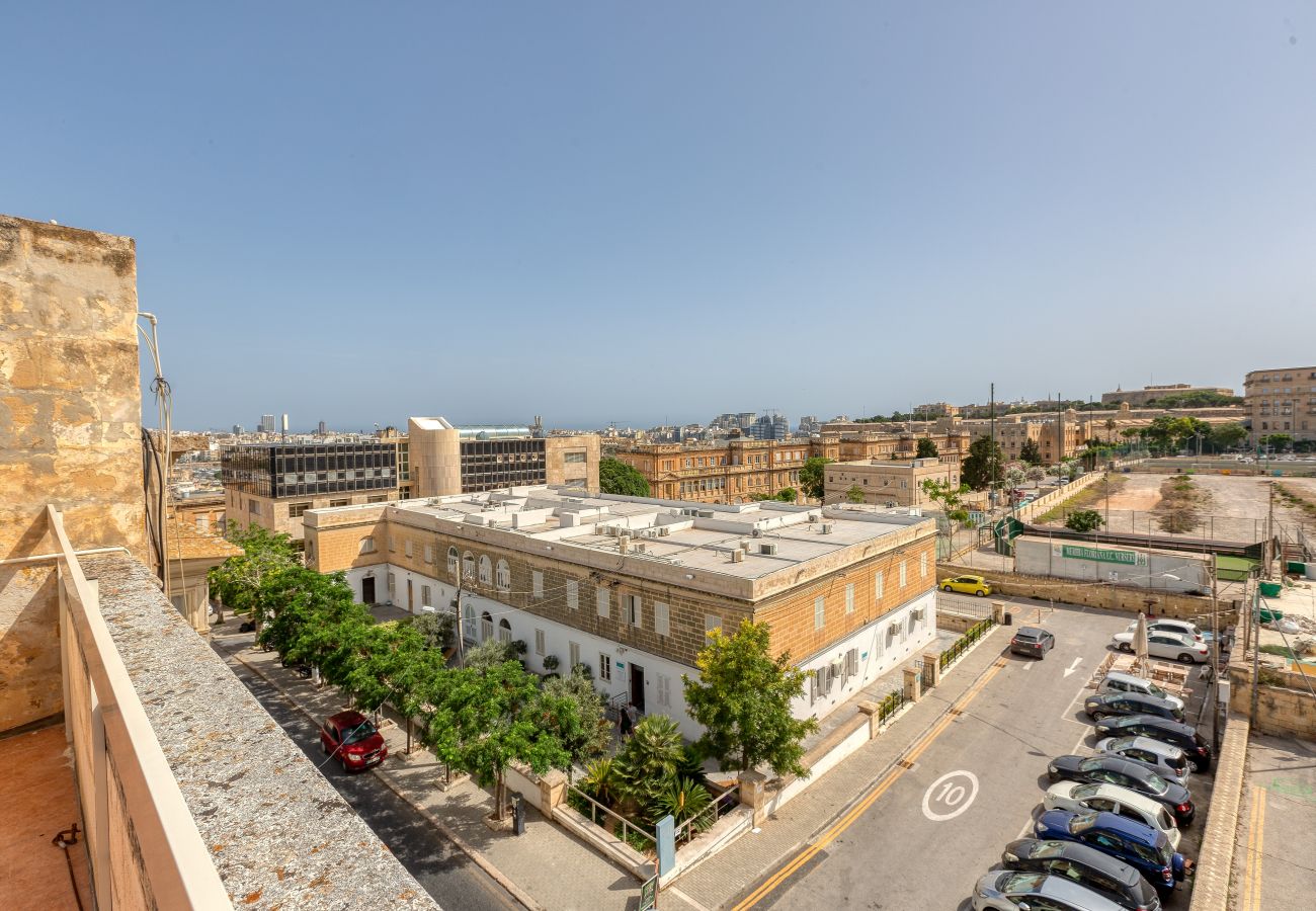 Casa adosada en Floriana - Enormous luxury 3-storey townhouse, rooftop EGAS1-1
