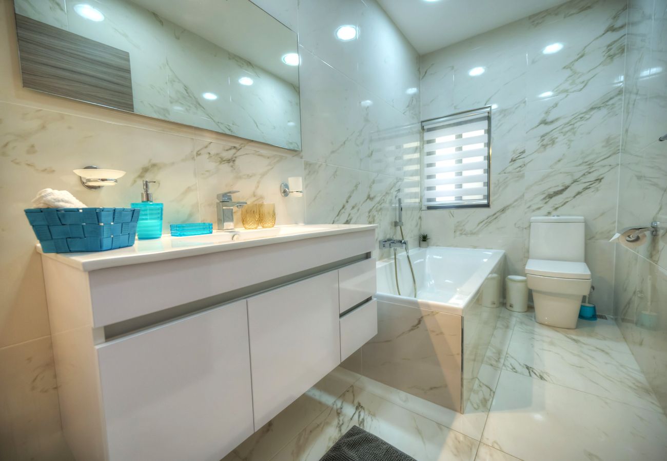 Apartamento en Sliema - Modern, large 3bedroom, spectacular views GOSLM-9