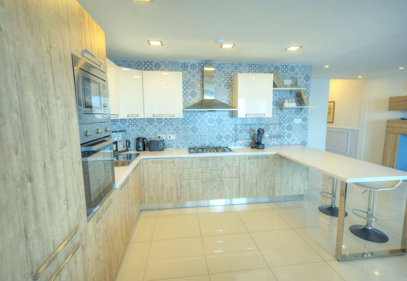 Apartamento en Sliema - Modern, large 3bedroom, spectacular views GOSLM-9