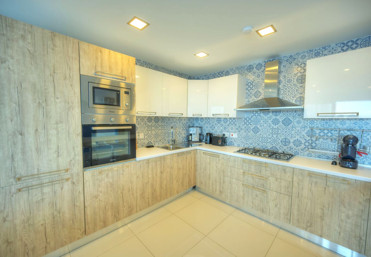 Apartamento en Sliema - Modern, large 3bedroom, spectacular views GOSLM-9