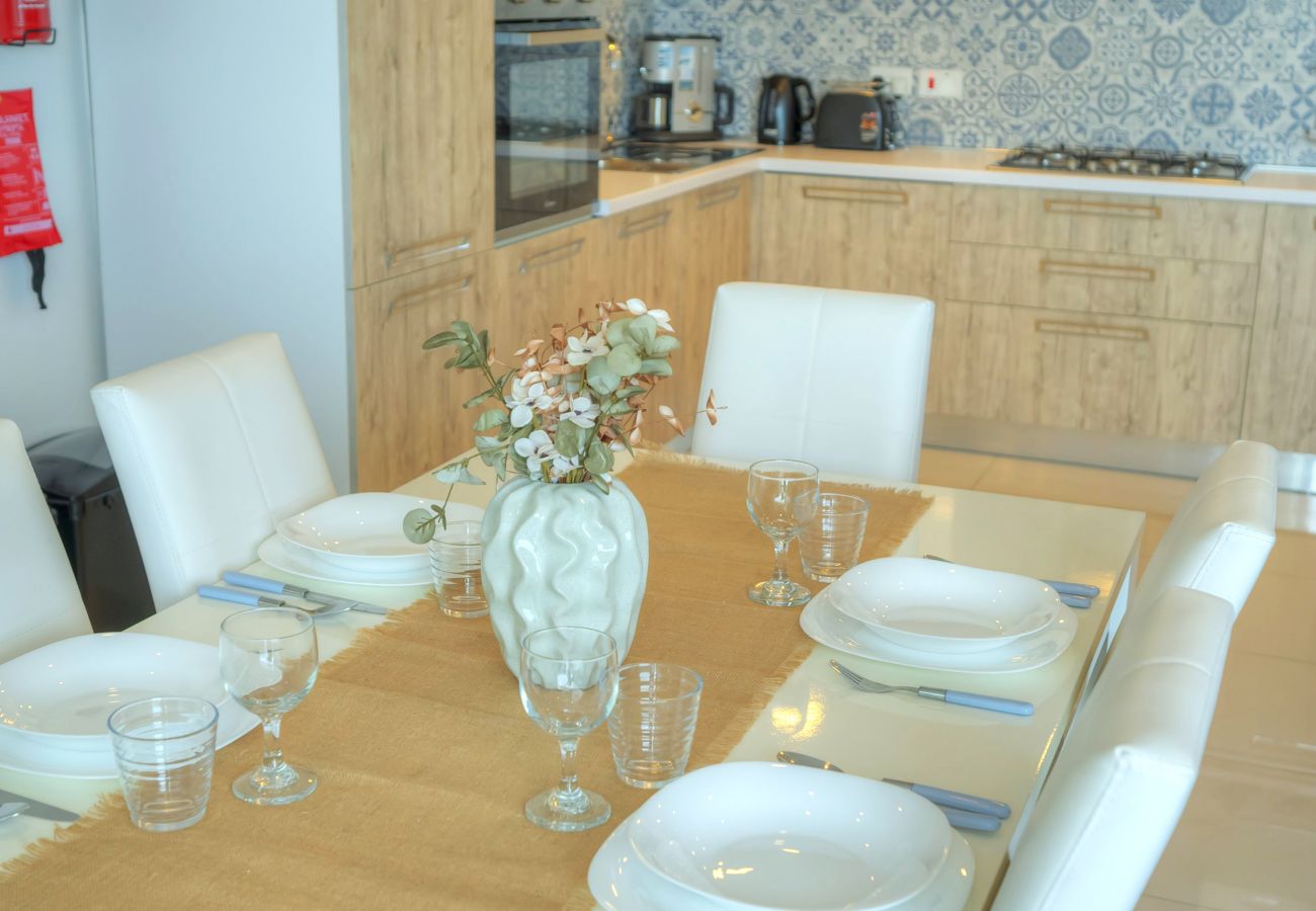 Apartamento en Sliema - Modern, large 3bedroom, spectacular views GOSLM-9
