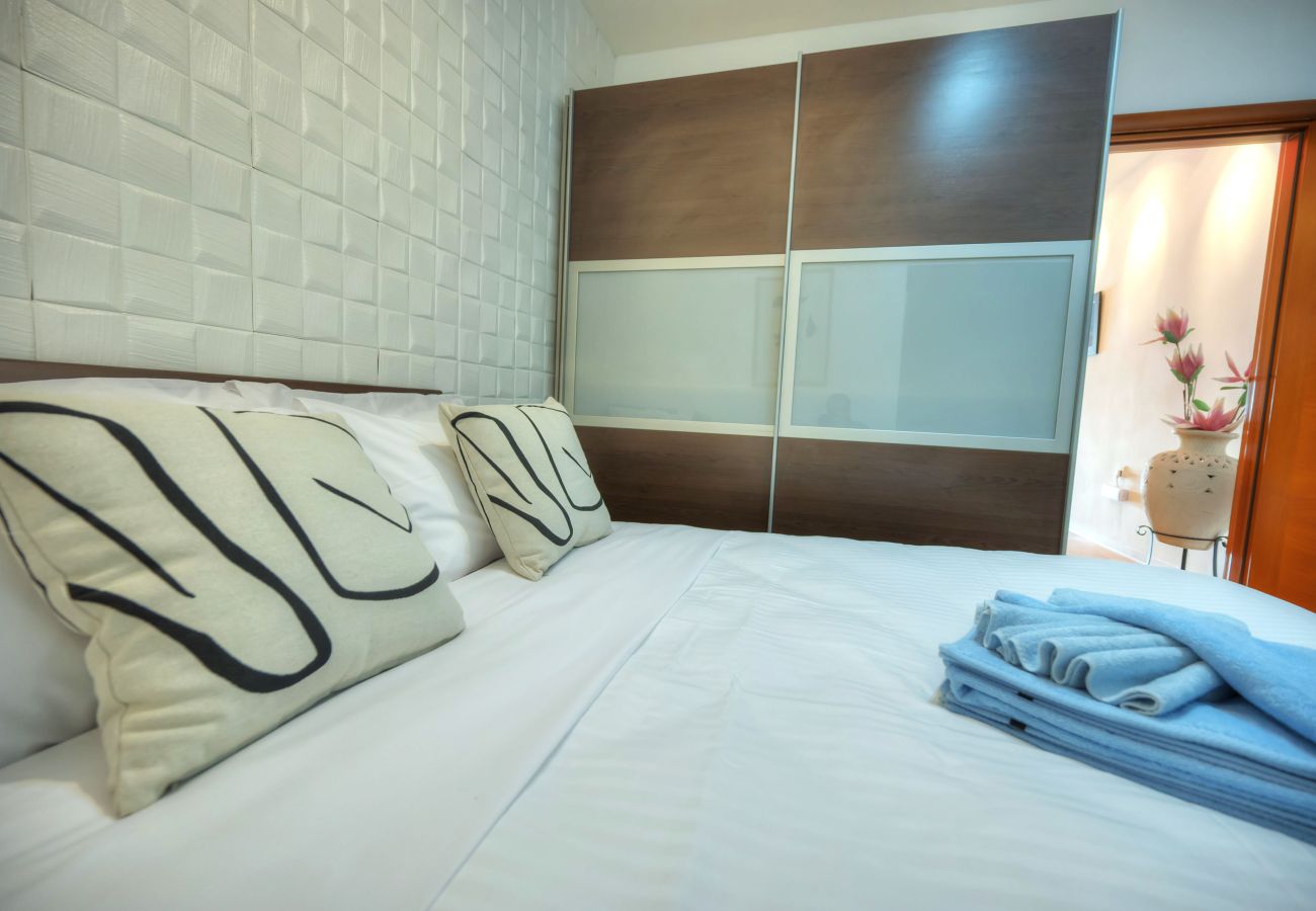 Apartamento en Sliema - Cozy 2bedroom seafront apartment, balcony GOSLM-10
