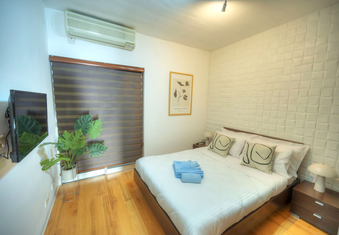 Apartamento en Sliema - Cozy 2bedroom seafront apartment, balcony GOSLM-10