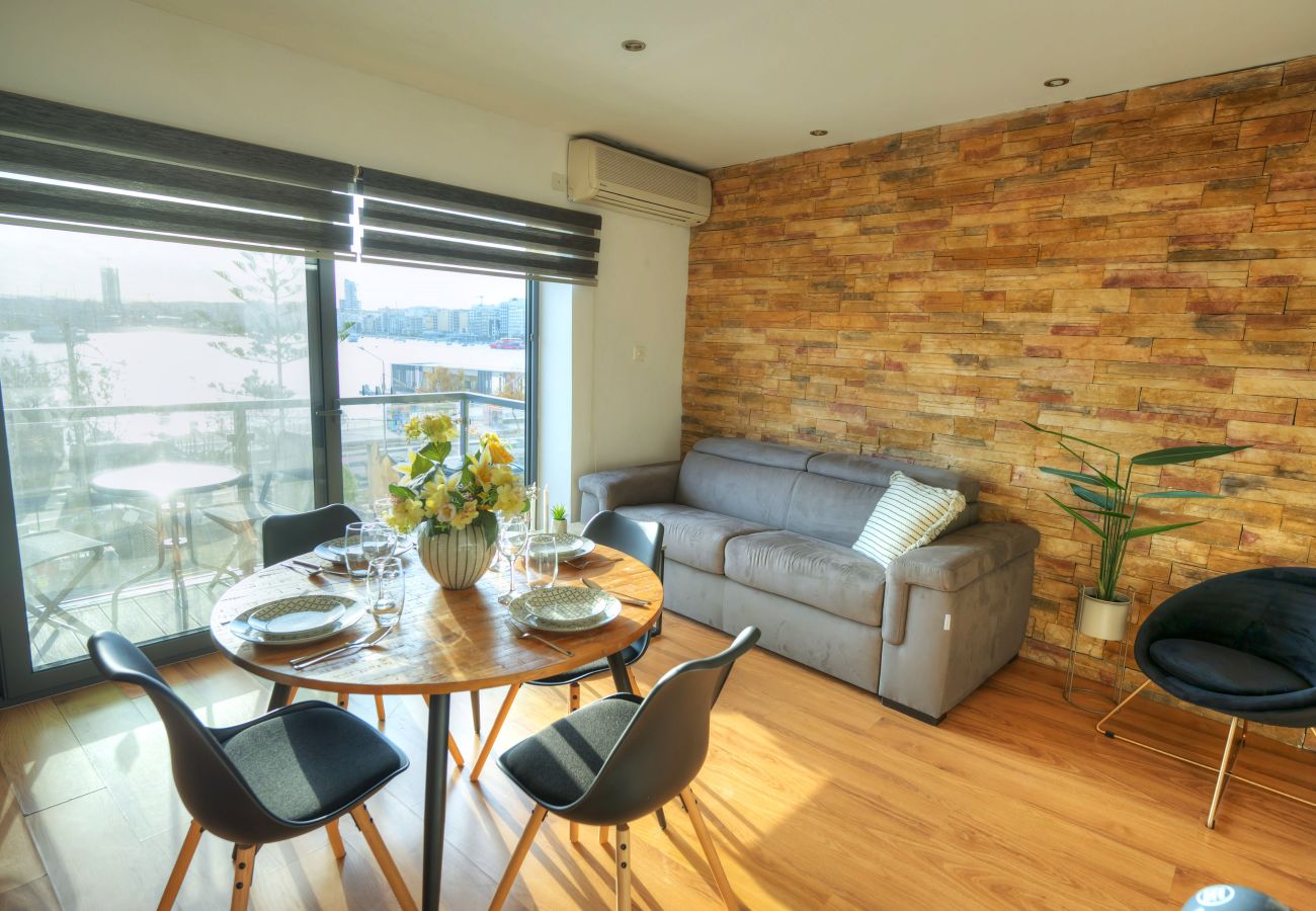 Apartamento en Sliema - Cozy 2bedroom seafront apartment, balcony GOSLM-10