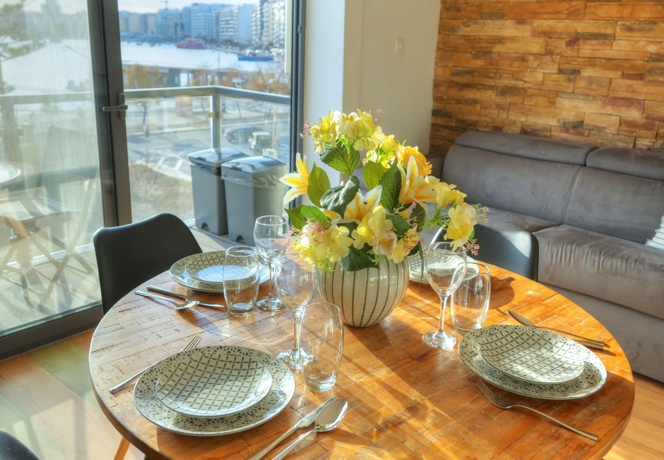 Apartamento en Sliema - Cozy 2bedroom seafront apartment, balcony GOSLM-10