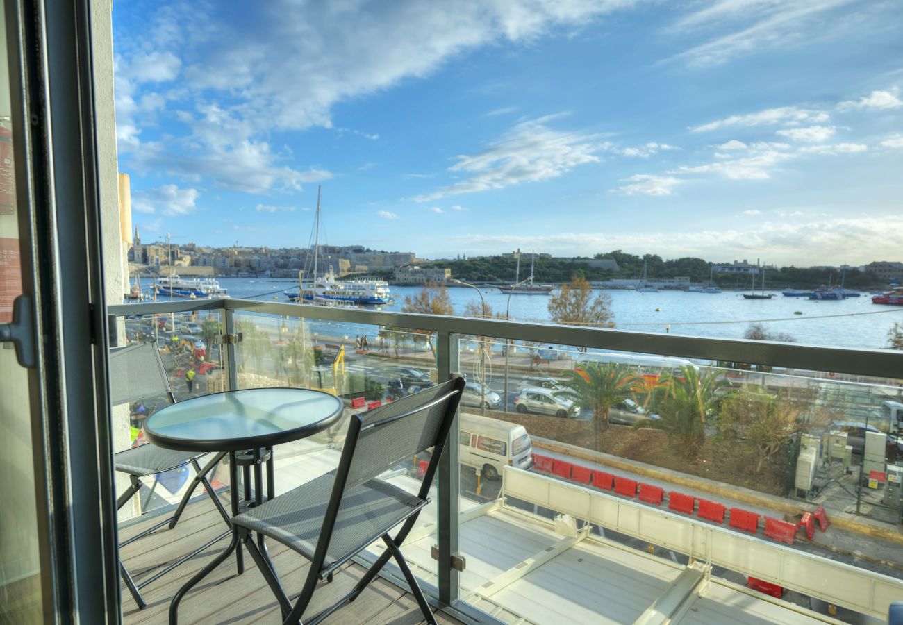 Apartamento en Sliema - Cozy 2bedroom seafront apartment, balcony GOSLM-10