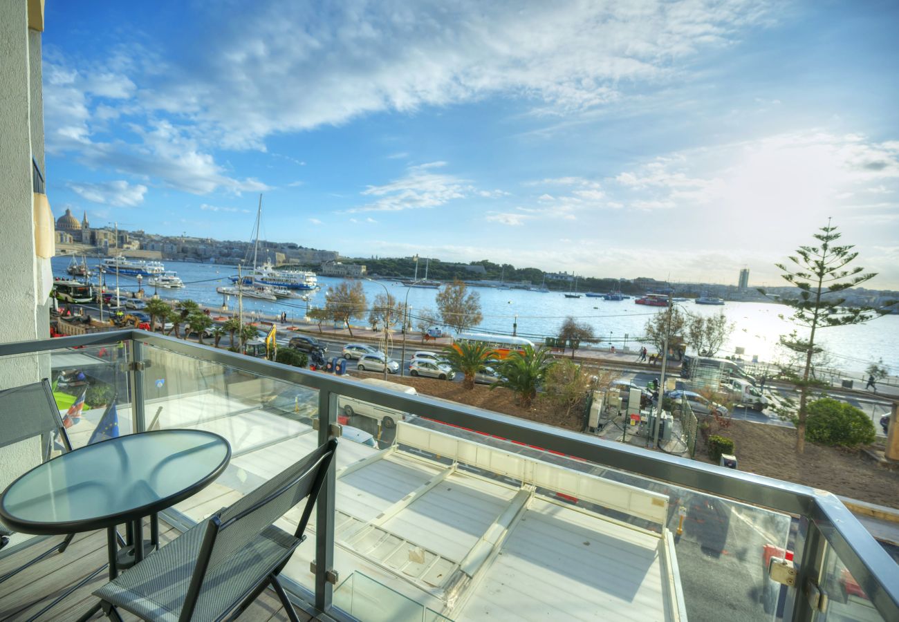 Apartamento en Sliema - Cozy 2bedroom seafront apartment, balcony GOSLM-10