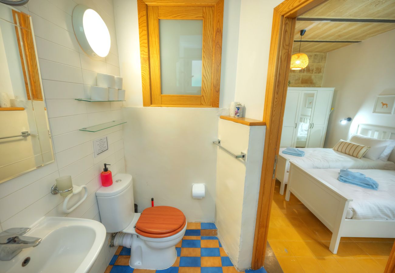 Casa adosada en Valletta - Charming 2bedroom townhouse Valletta center KBUT1-1