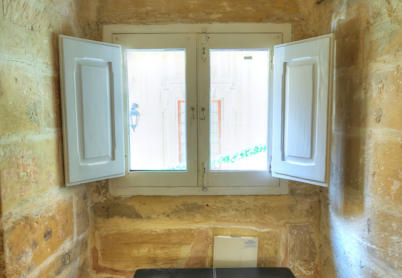 Casa adosada en Valletta - Charming 2bedroom townhouse Valletta center KBUT1-1