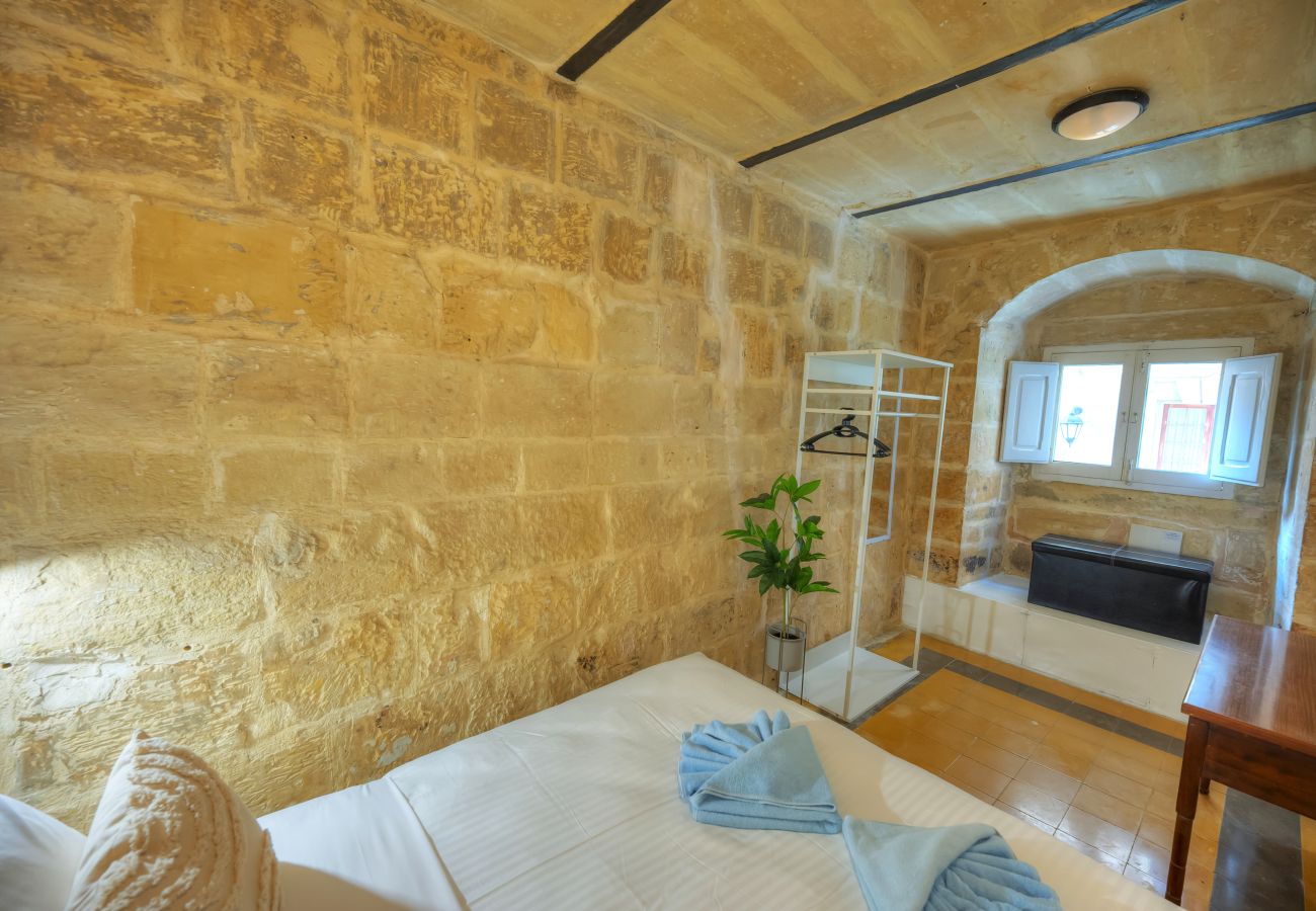 Casa adosada en Valletta - Charming 2bedroom townhouse Valletta center KBUT1-1
