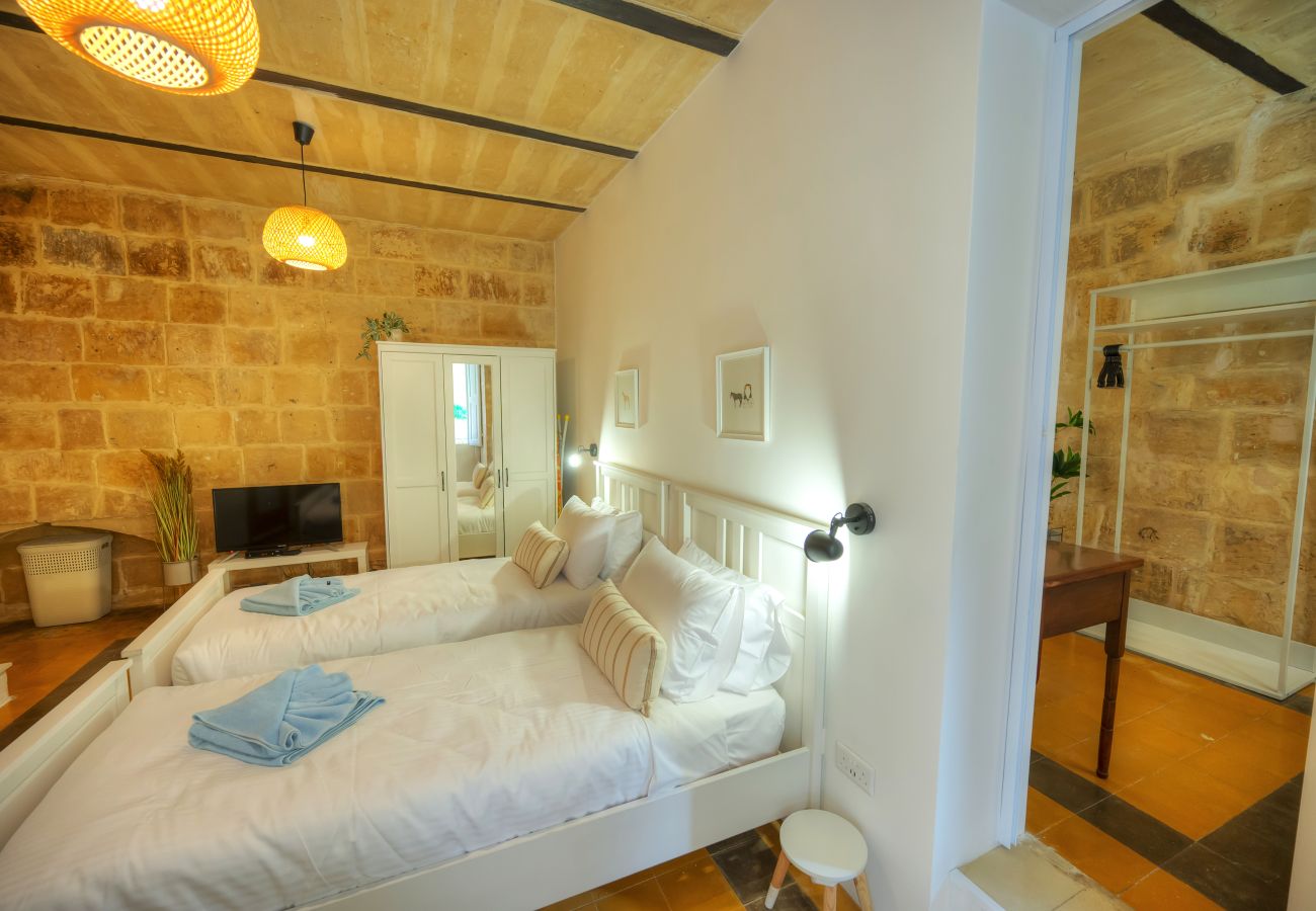 Casa adosada en Valletta - Charming 2bedroom townhouse Valletta center KBUT1-1
