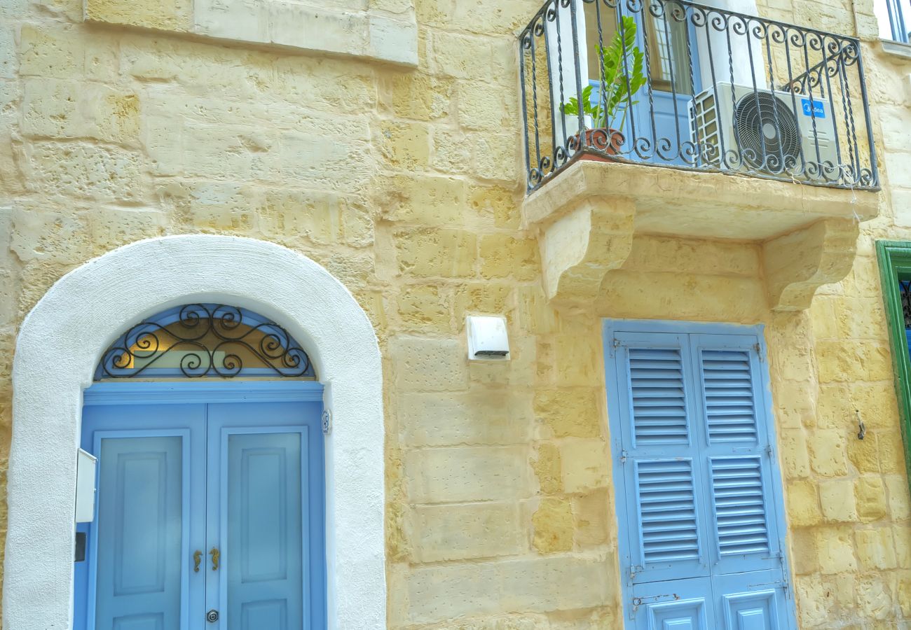 Casa adosada en Valletta - Charming 2bedroom townhouse Valletta center KBUT1-1