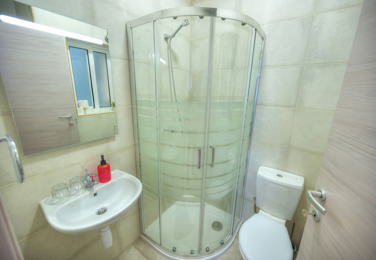 Apartamento en Gzira - Luxury&stylish 2bedroom seafront, balcony GOGZR-4