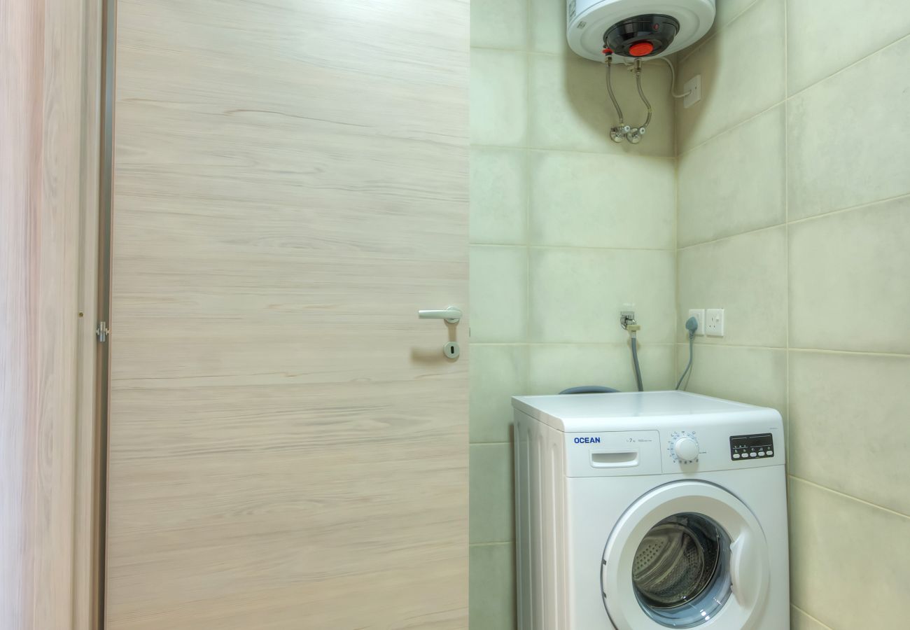 Apartamento en Gzira - Luxury&stylish 2bedroom seafront, balcony GOGZR-4