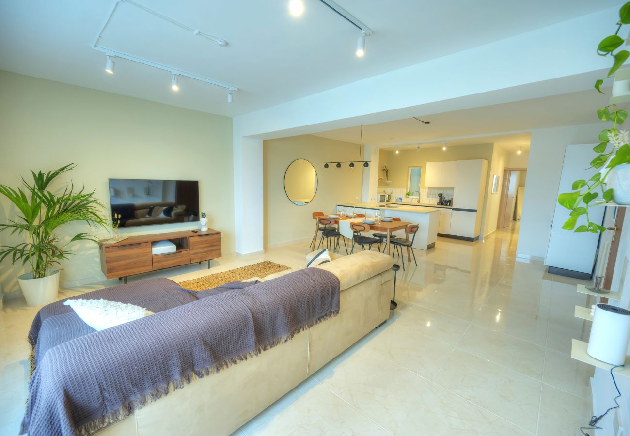 Apartamento en Gzira - Luxury&stylish 2bedroom seafront, balcony GOGZR-4