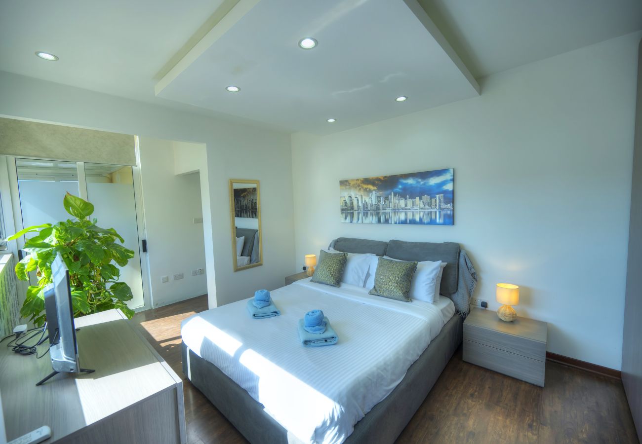 Apartamento en Sliema - Roof terrace, Seaview 3 bedroom penthouse GOSLM-11