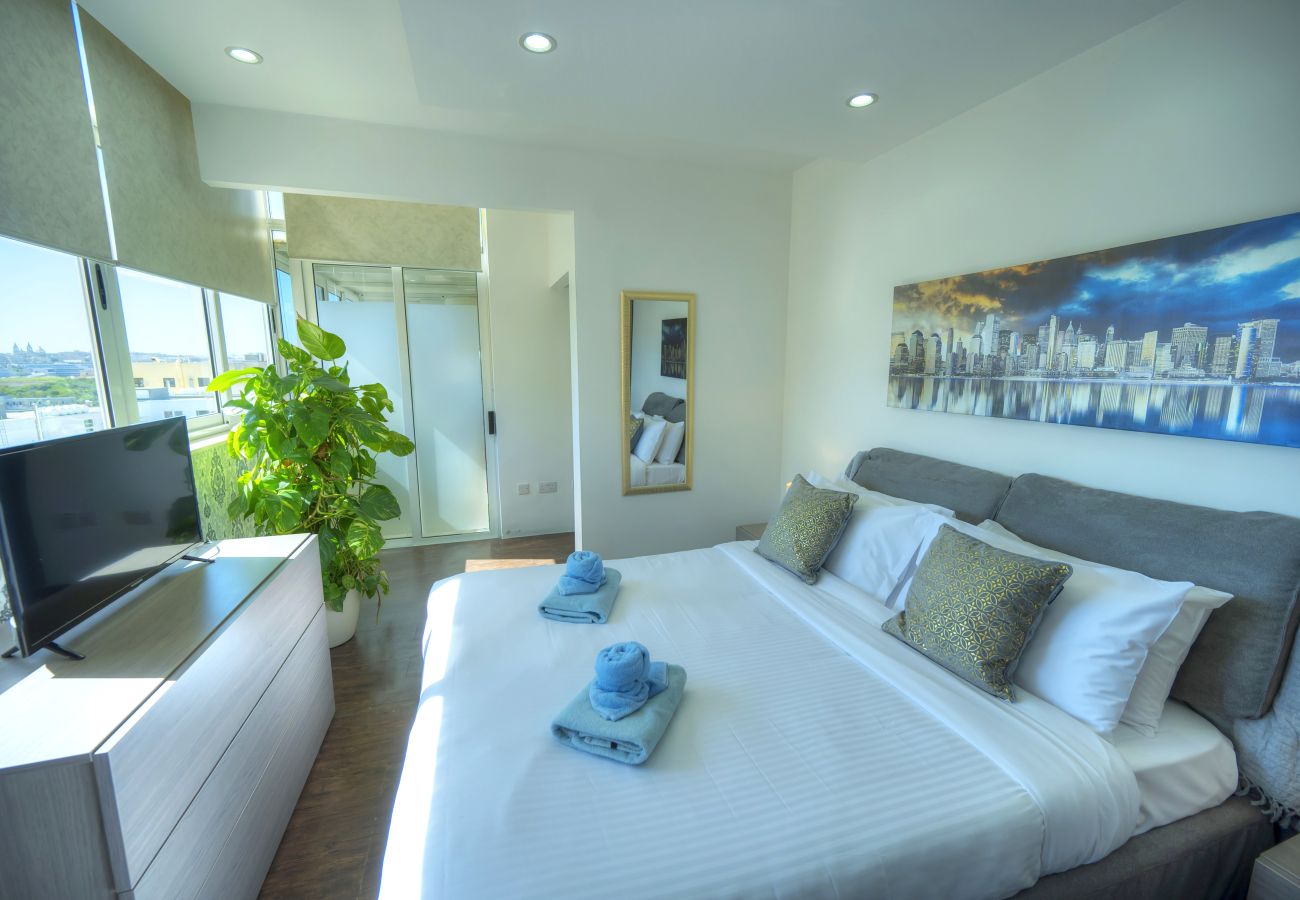 Apartamento en Sliema - Roof terrace, Seaview 3 bedroom penthouse GOSLM-11
