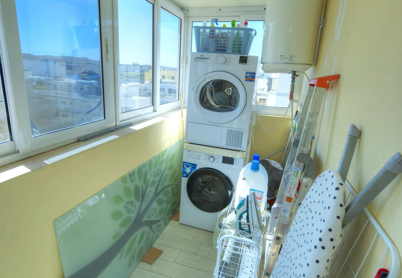 Apartamento en Sliema - Roof terrace, Seaview 3 bedroom penthouse GOSLM-11