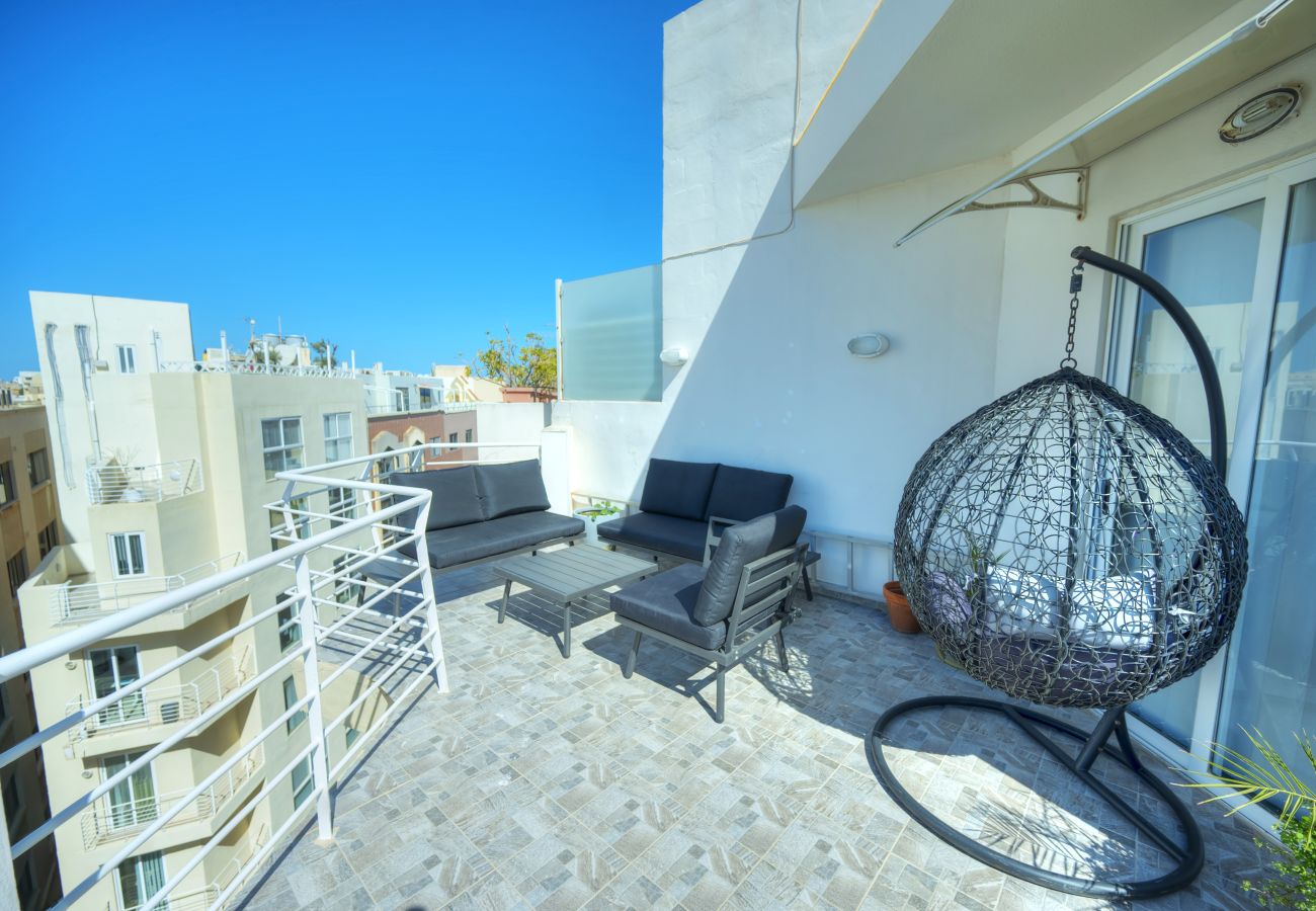 Apartamento en Sliema - Roof terrace, Seaview 3 bedroom penthouse GOSLM-11