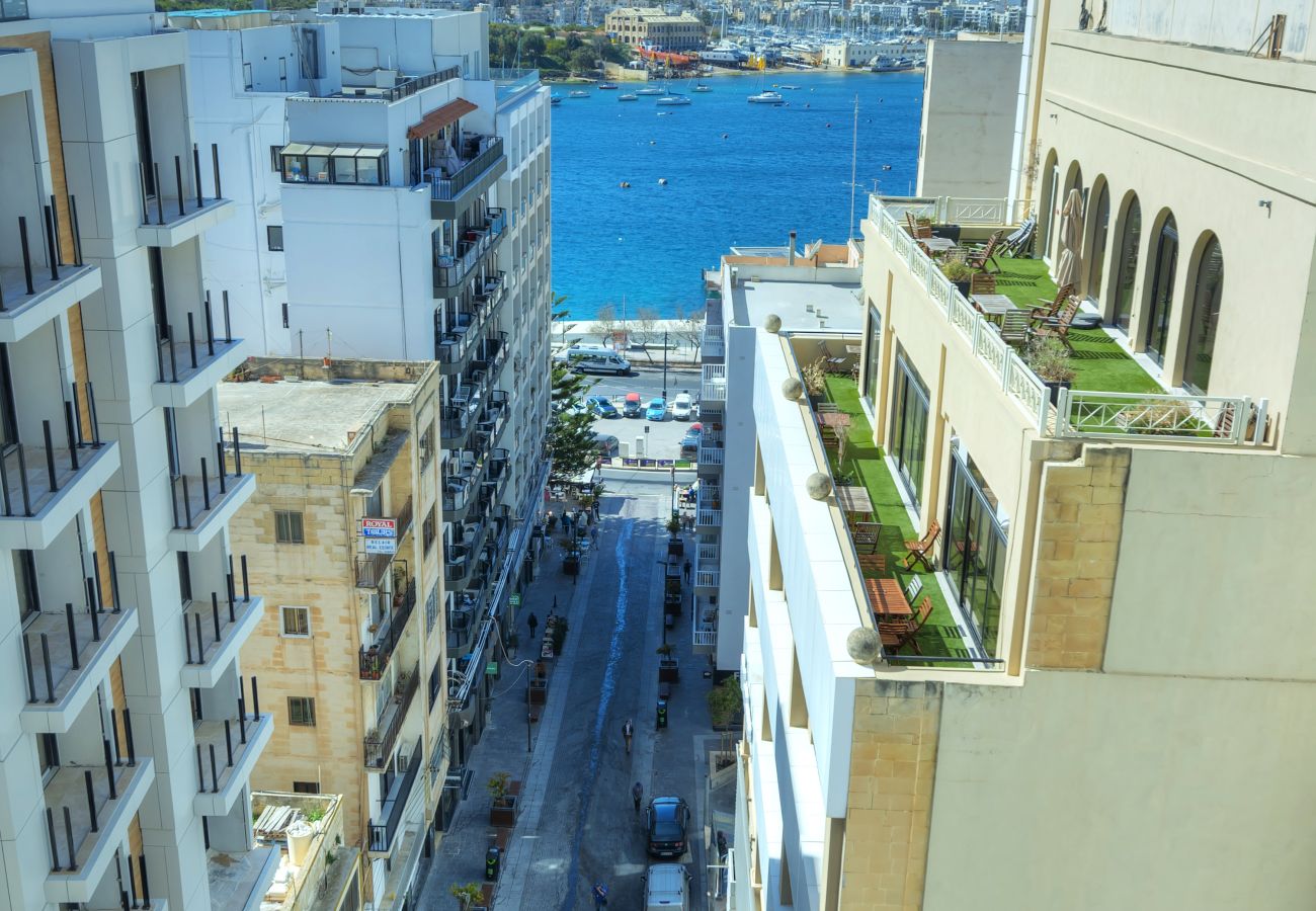 Apartamento en Sliema - Roof terrace, Seaview 3 bedroom penthouse GOSLM-11