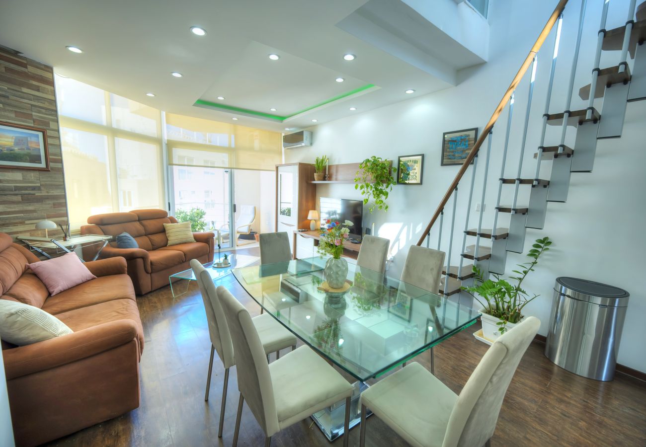 Apartamento en Sliema - Roof terrace, Seaview 3 bedroom penthouse GOSLM-11