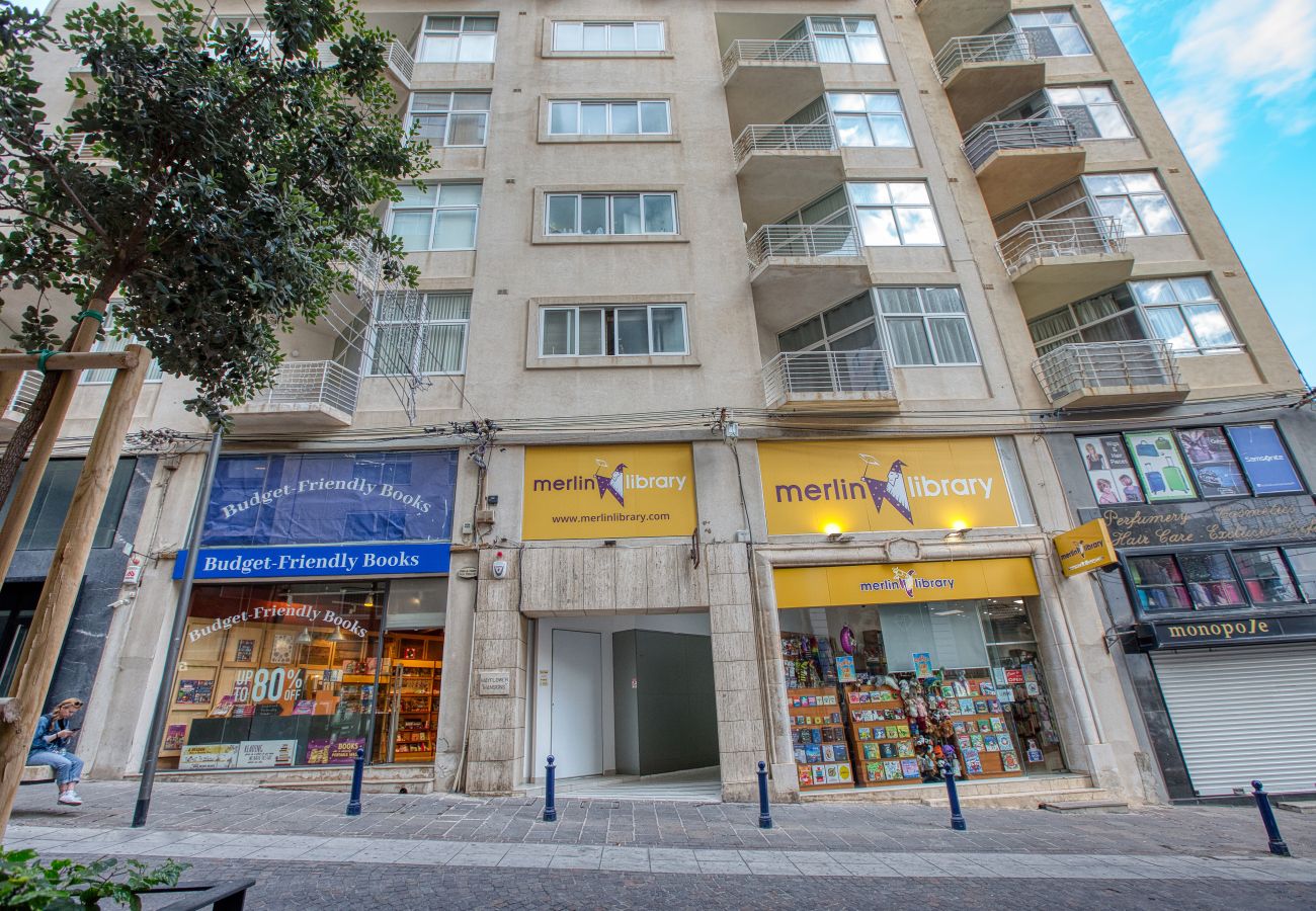 Apartamento en Sliema - Roof terrace, Seaview 3 bedroom penthouse GOSLM-11