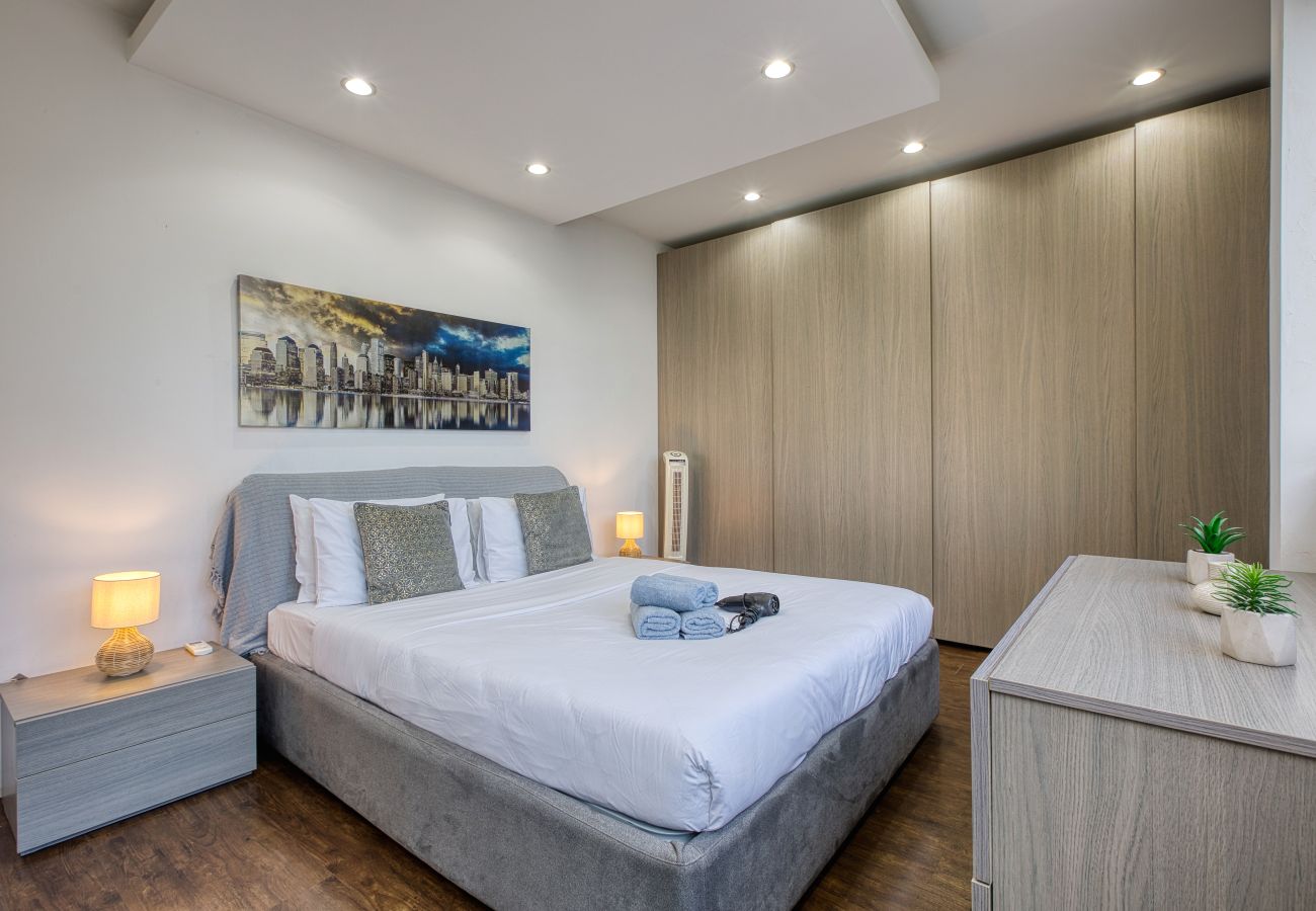 Apartamento en Sliema - Roof terrace, Seaview 3 bedroom penthouse GOSLM-11