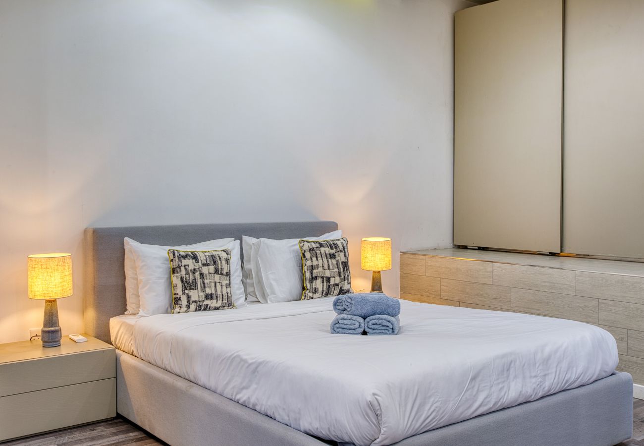 Apartamento en Sliema - Roof terrace, Seaview 3 bedroom penthouse GOSLM-11