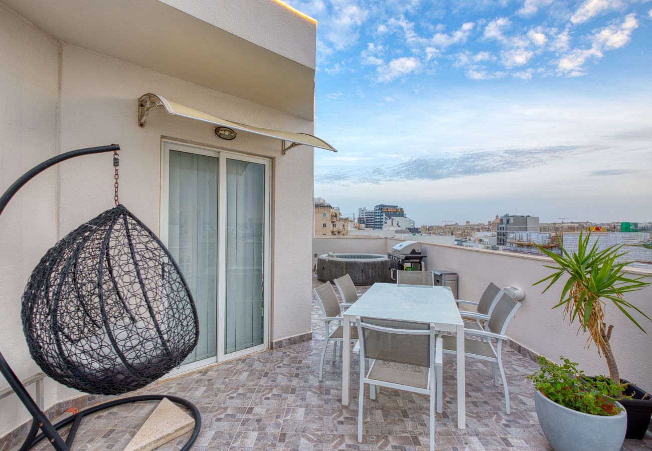 Apartamento en Sliema - Roof terrace, Seaview 3 bedroom penthouse GOSLM-11