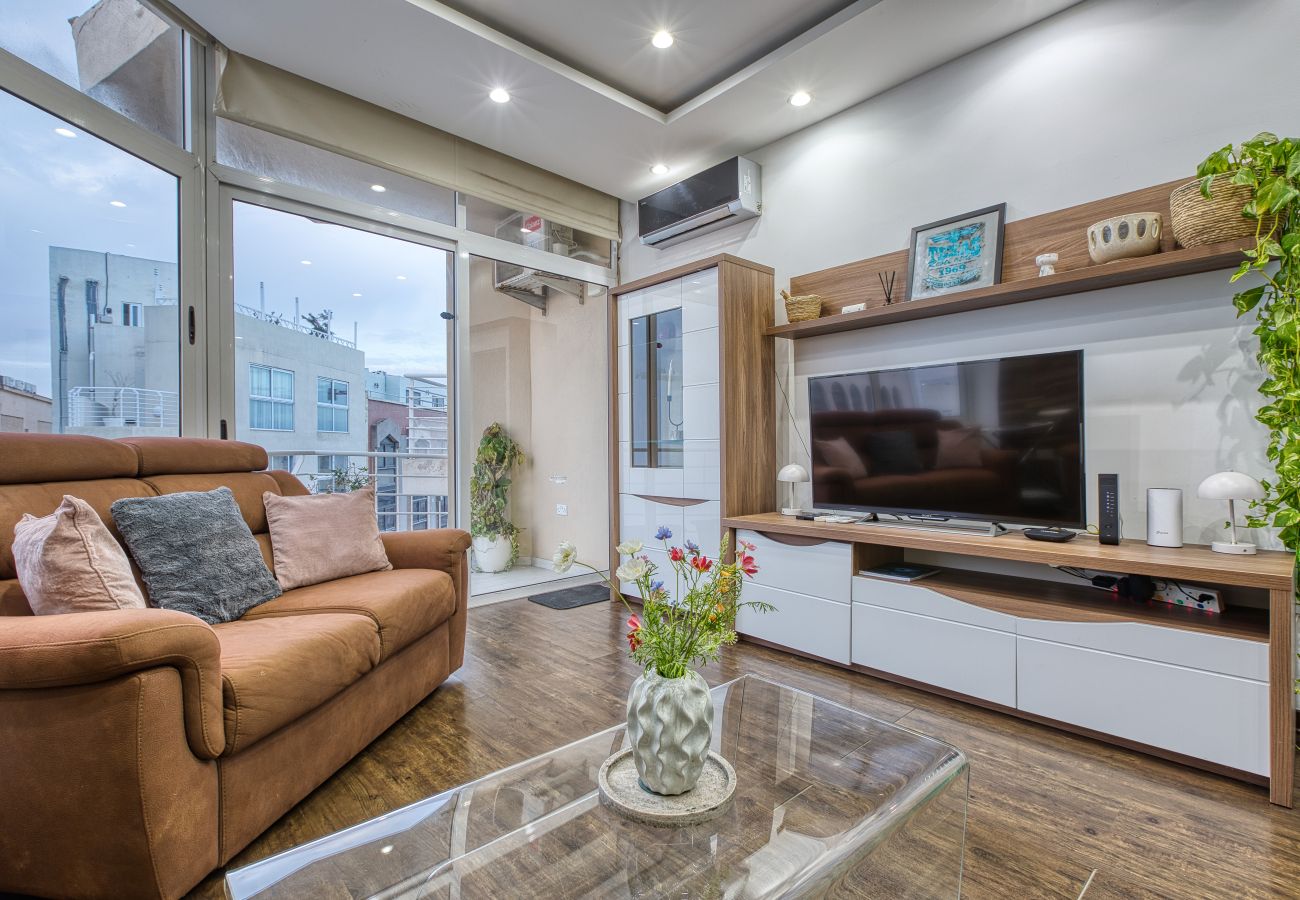 Apartamento en Sliema - Roof terrace, Seaview 3 bedroom penthouse GOSLM-11